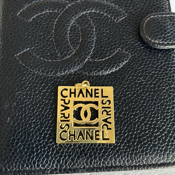 Charm Zipper Pull - Picture 3 of 4